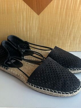 Eileen Fisher Lee Black suede Perforated Espadrille Flats Summer Beach size 8